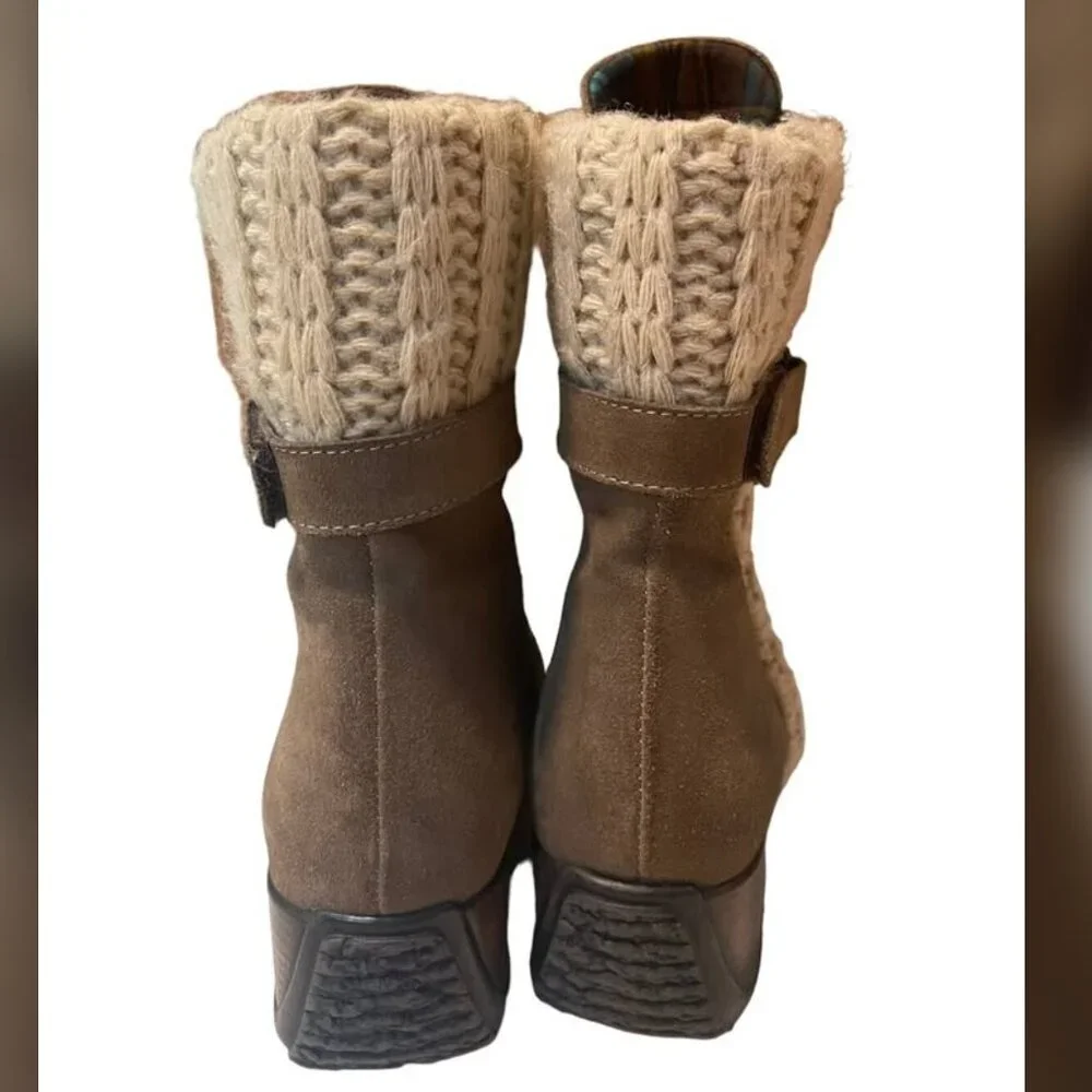 Aquatalia Leather Sweater Knit Cuff Front Zippered Wedge Boots Women's size 7.5